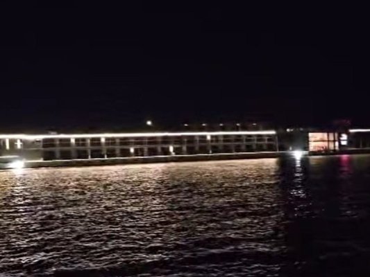 Tuna Nehri'nde Rekor Düşük Su Seviyesi: İsviçre Bayraklı Kruvaziyer Gemisi Karaya Oturdu