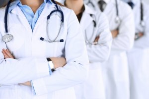 Sağlık Sistemindeki Kaos Bizi Öldürüyor: Kanser Hastaları Muayene Odalarının Önünde Can Veriyor