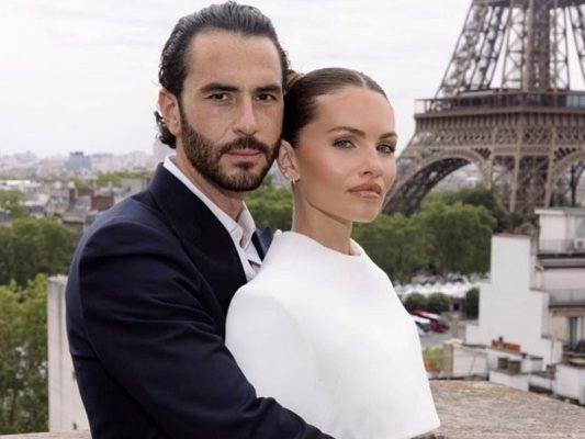 Dünyanın En Güzel Kızı Paris'te DJ'le Evlendi