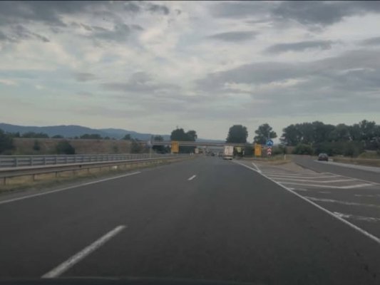 Acil Şeritte Araç Kullanan Kadına Ceza: Yol Düzenlemesi Kafa Karıştırdı