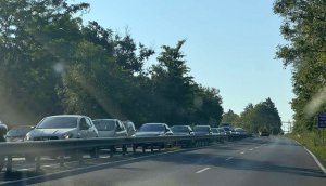 Burgas'a Giden Ana Yolda Kaza: Trafiği Kilometrelerce Durdurdu