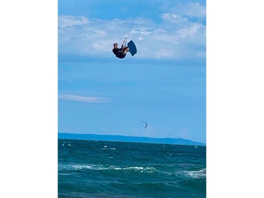 Kiril Petkov Kitesurf Keyfi