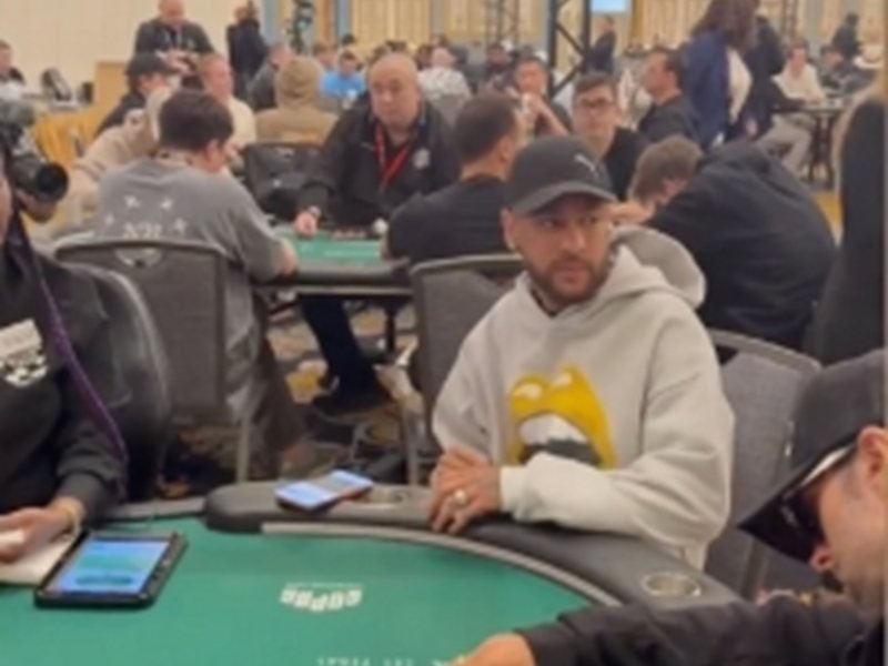 Brezilya'nın Elenmesinin Ardından Neymar, 10 Bin Dolarlık Poker Turnuvasına Katıldı