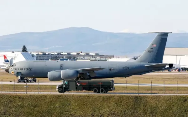 Son! Tanker Uçakları Bezmer'e İniş Yapıyor