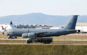 Son! Tanker Uçakları Bezmer'e İniş Yapıyor