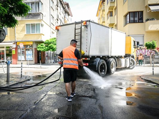 Sofya'da Oborişte ve Sredets Bölgelerinde Blok Temizliği Devam Ediyor