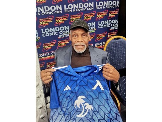 Ölümcül Silah Yıldızı ve Levski Taraftarı Danny Glover 80 Yaşında