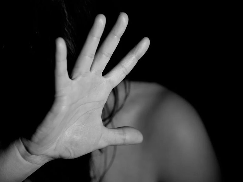 Birleşik Krallık'ta Kadınları Sistematik Olarak Uyuşturup Tecavüz Eden 8 Kişi Tutuklandı