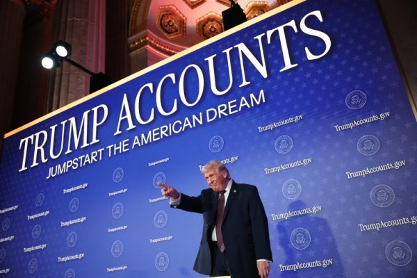 Trump'tan 4 Temmuz'da Eşi Görülmemiş Hamle: Her Çocuğa 1000 Dolar