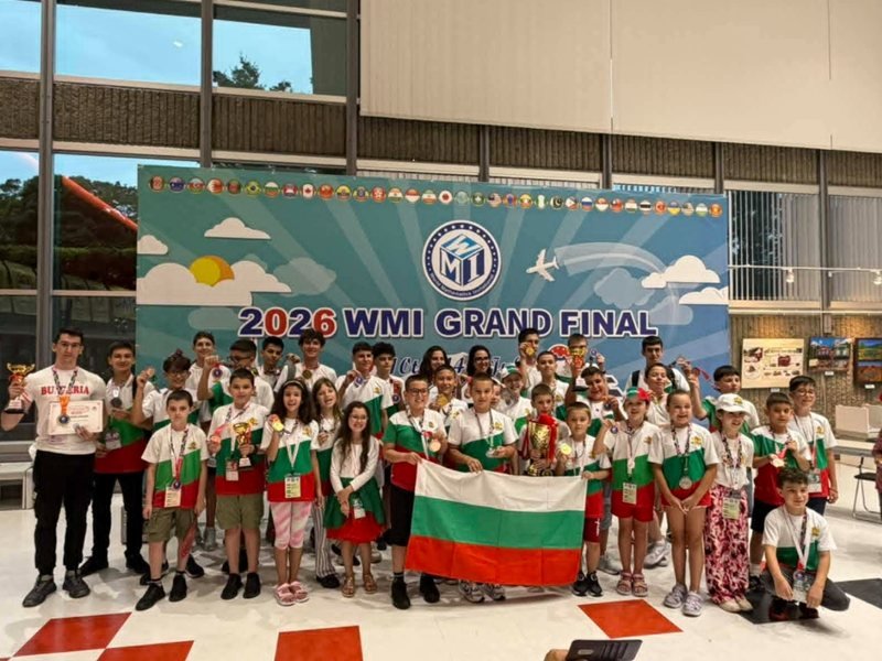 Rusçuklu Öğrenci Japonya'daki Dünya Matematik Olimpiyatı'nda Altın Madalya Kazandı