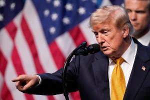 Donald Trump'tan İran'a Sert Uyarı: Bedelini Ödeyecekler