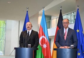 Azerbaycan Avrasya'da Yeni Bir Rol Üstleniyor: Tarihi Ziyaret