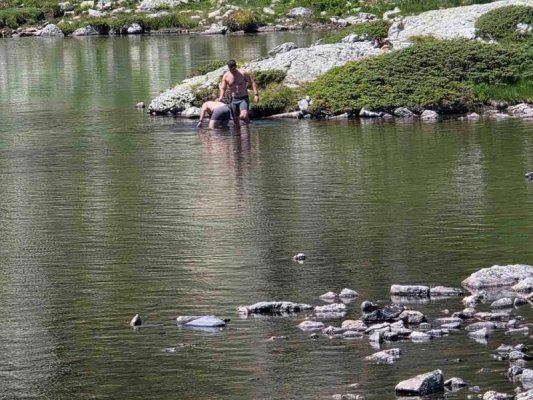 Rila Milli Parkı'nda Yüzen İki Yabancı Turiste Ceza
