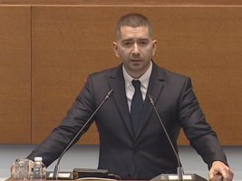 Slav Vasilev: Velislava Petrova, Bulgaristan için bu kadar cesurca savaşan ilk dışişleri bakanı