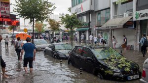 İstanbul'da Yeni Dram: Şiddetli Fırtına ve Rus Uçağının Acil İnişi