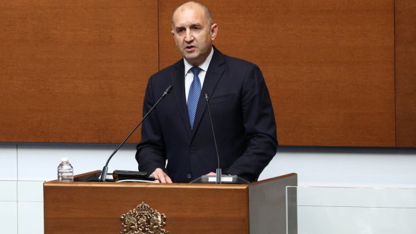 Radev, Bezmer'deki Amerikan Uçakları Hakkında Tüm Gerçeği Söyledi