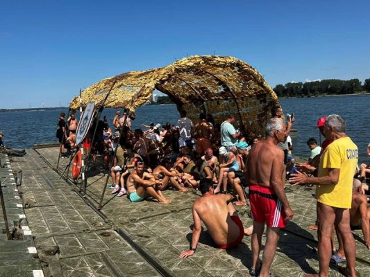Sviştov'da 168 Kişi Tuna'yı Yüzdü, Aralarında 4 Yaşındaki Raya ve 3 Yaşındaki Viktor da Vardı