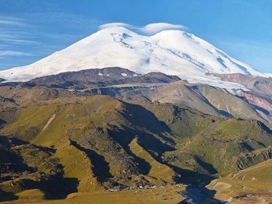 Rusya'daki Elbrus Dağı'nda Beş Dağcı Hayatını Kaybetti, İki Kişi Kurtarıldı
