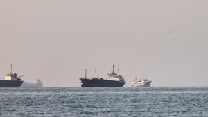 Hürmüz Boğazı'nda Tanker Patlaması İddiası: ABD ile İran Arasında Gerilim Tırmanıyor