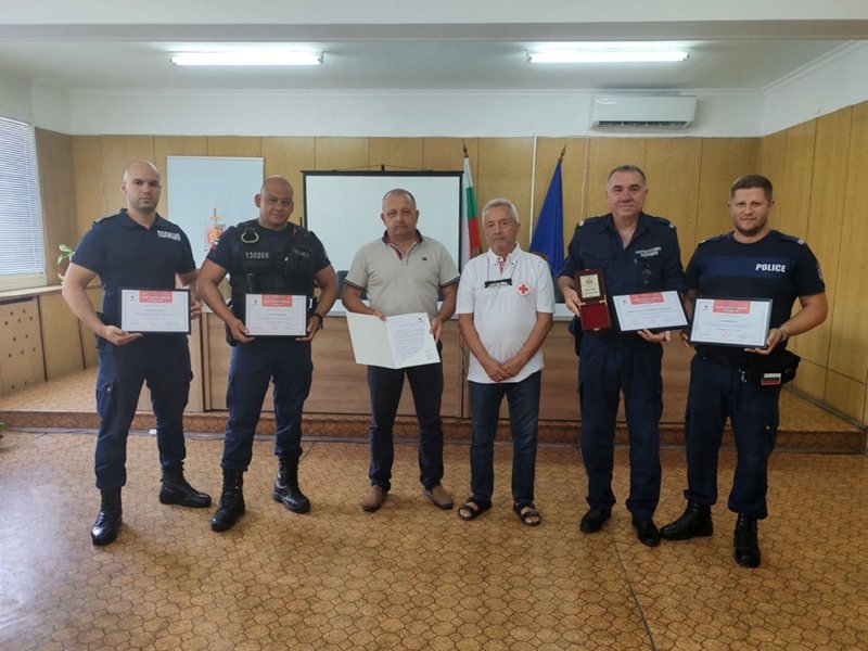 Bulgar Kızılhaçı'ndan Maritsa Nehri'nde Çocuk Kurtaran Polislere Teşekkür