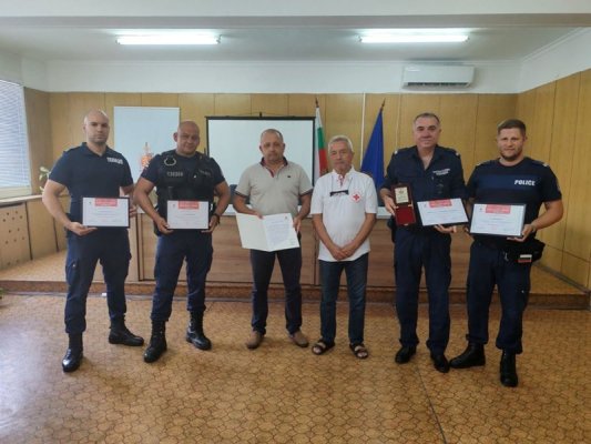 Bulgar Kızılhaçı'ndan Maritsa Nehri'nde Çocuk Kurtaran Polislere Teşekkür