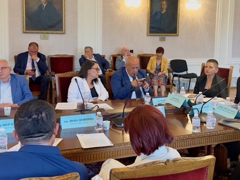 Bakan İvkova: 240 Yeni Genç Hekimin Uzmanlık Eğitimini Finanse Edeceğiz