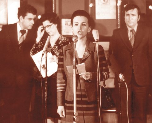 Lyudmila Jivkova, Prof. Lozanov aracılığıyla ulusun eğitim seviyesini yükseltmeyi hayal ediyordu.