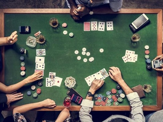 Burgaz'ın Merkezinde Yasa Dışı Kumarhane Baskını: 11 Gözaltı