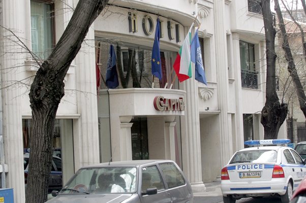 Bu, Daniel Slavov'un Varna'daki 'Kapitol' oteli. Birçok yerel ve ulusal politikacı burada ağırlandı.