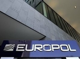 Europol, Bulgar plakalı araçlarla göçmen taşıyan büyük bir şebekeyi çökertti