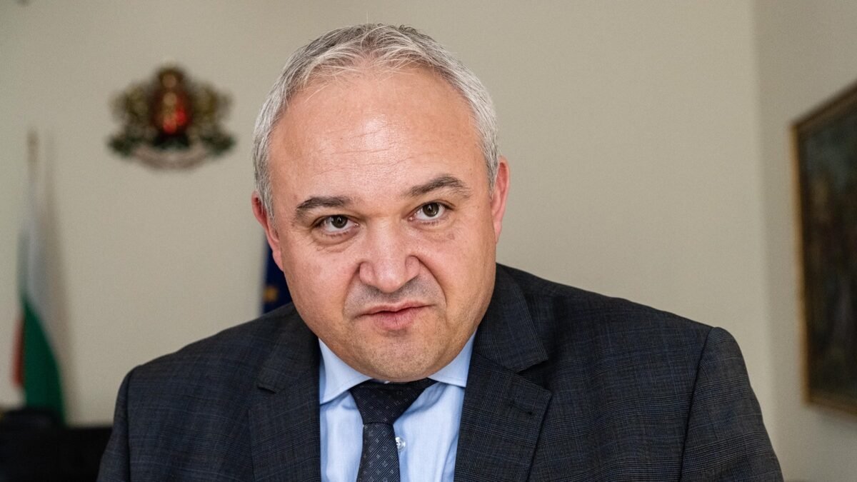 Lobigeyt: Demerdzhiev'in Bakan Olduktan Sonra 53 Gün Daha Amerikalı Lobicisiyle Sözleşmesi Vardı