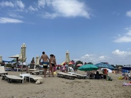 Ağustos Yaklaşırken Plajlarda Ücretsiz Alanlar Daralıyor, Gölgelik Fiyatları Aynı Ama Euro'ya Geçildi
