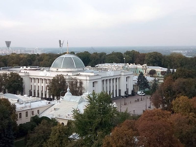Ukrayna Parlamentosu Yeni Hükümeti Onayladı, Savunma ve Dışişleri Bakanlıkları İçin Süreç Sürüyor