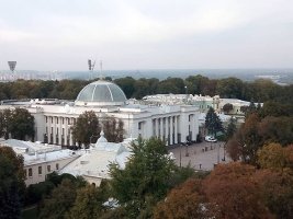 Ukrayna Parlamentosu Yeni Hükümeti Onayladı, Savunma ve Dışişleri Bakanlıkları İçin Süreç Sürüyor