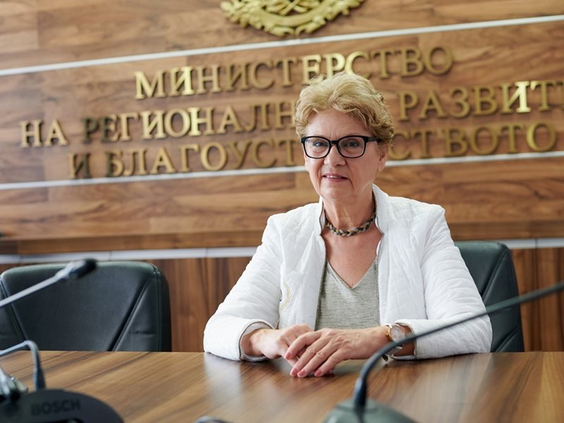 Violeta Komitova: Yol Bariyerleri ve Bakım Sözleşmeleri Yolsuzluk Nedeniyle Ayrıldı