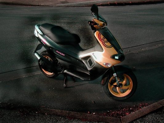 Gorna Oryahovitsa'da Araba, Motosikletli Çocuğa Çarptı