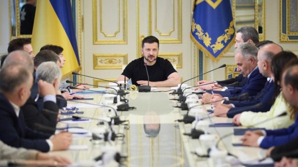 Kiev'de Beklenmedik İstifa! Zelenskiy Büyük Değişiklikler Duyurdu