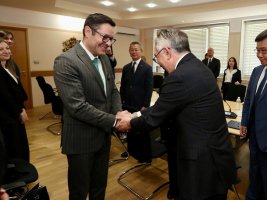 Pulev, 2 Yıllık Gecikmenin Ardından LB Bulgaricum ile Meiji Arasındaki Araştırma Laboratuvarını Harekete Geçirdi