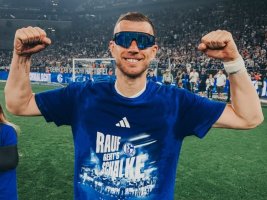 Edin Dzeko, Schalke 04 ile Bundesliga'da Devam Ediyor