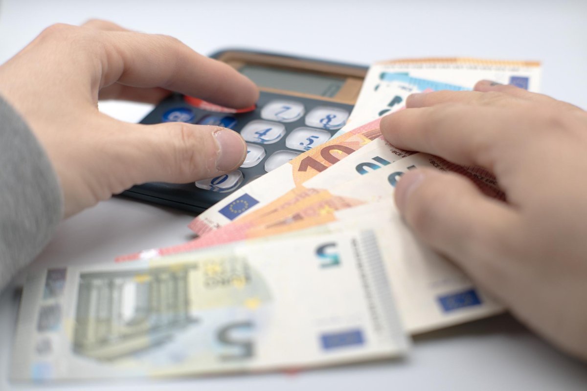 Bütçe Açığı Büyüyor: 2,4 Milyar Avroya Ulaştı