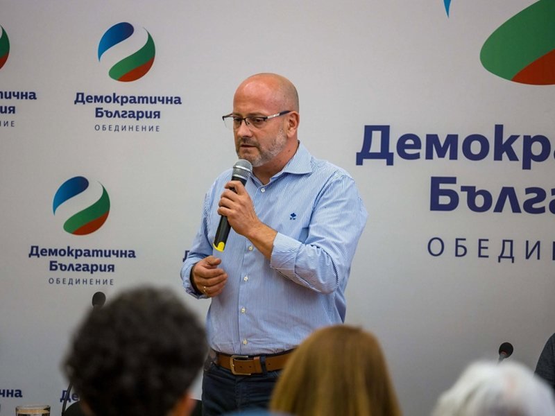 Radan Kınev: Güçlü Bir Sağ Alternatif Şu An İçin Garanti Değil