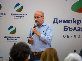 Radan Kınev: Güçlü Bir Sağ Alternatif Şu An İçin Garanti Değil