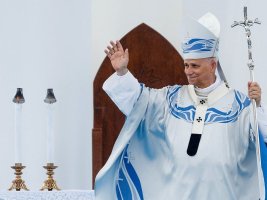 Papa XIV. Leo, Lampedusa'da Selefi Papa Francis Onuruna Plaket Kutsadı
