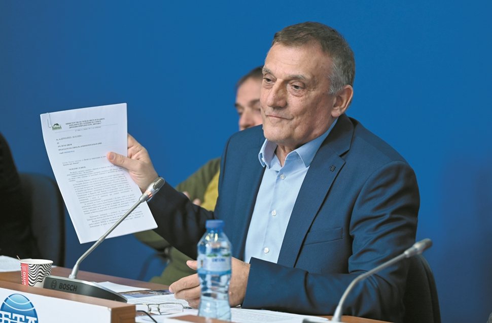 Mimar Petır Dikov
