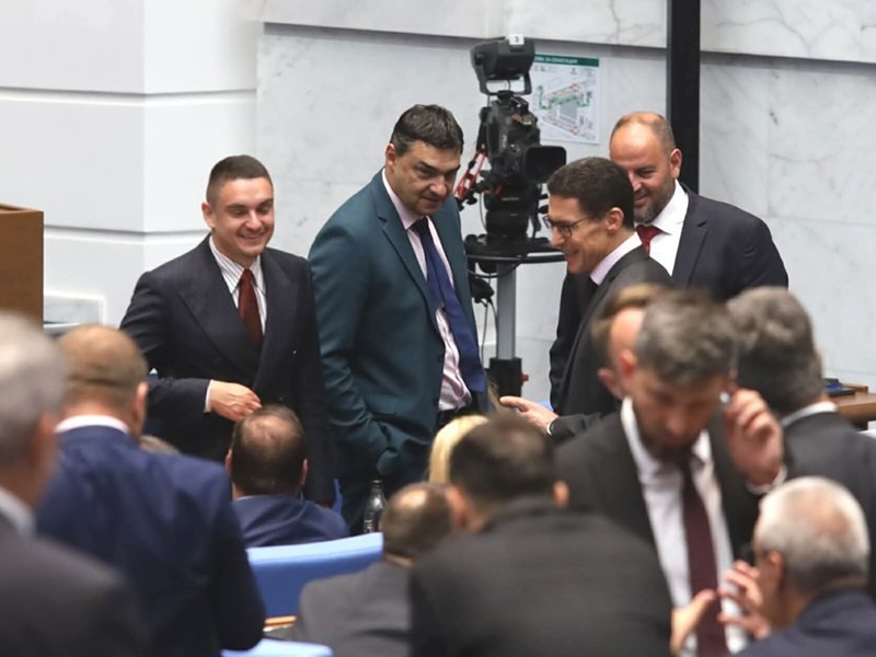 Asgari Ücret Donduruluyor, Devlet Şirketlerinde Maaşlar 11 Bin Euro'yu Buluyor