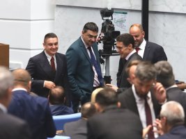 Asgari Ücret Donduruluyor, Devlet Şirketlerinde Maaşlar 11 Bin Euro'yu Buluyor