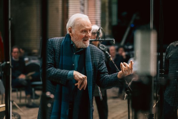Anthony Hopkins İlk Hayalini Gerçekleştiriyor: 60 Yılı Aşkın Süredir Yazdığı Müziklerden Oluşan Albüm Çıkarıyor