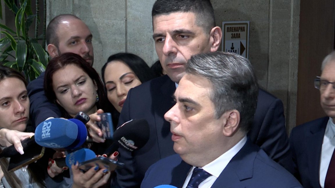 PP-DB'de Deprem! Eski Başbakan, Asen Vasilev ve İvaylo Mirçev'in Koltuğuna Oynuyor