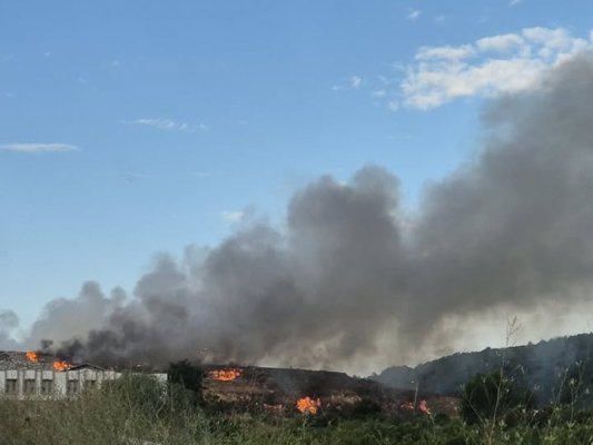 Stara Zagora Yakınlarındaki Çöp Deposunda Yangın: Hava Kalitesi İzleniyor