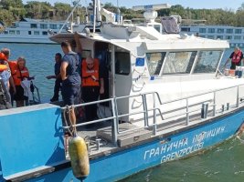 Tuna Nehri'nde Karaya Oturan Yolcu Gemisinden Tüm Yolcular Tahliye Edildi